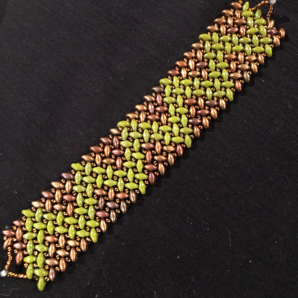 Green Zigzag Beaded Bracelet